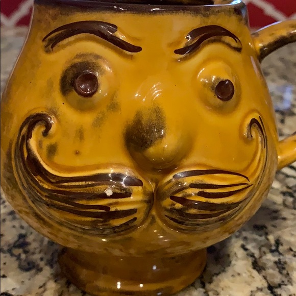 Monopoly man coffee mug. Small chip - Picture 5 of 5